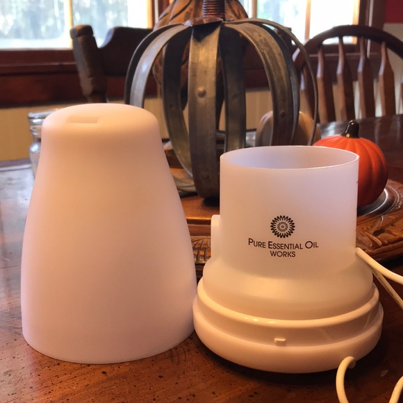 Pure Essential Oil Works Other - Pure Essential Oil Works Oil Diffuser w/Changing Colors